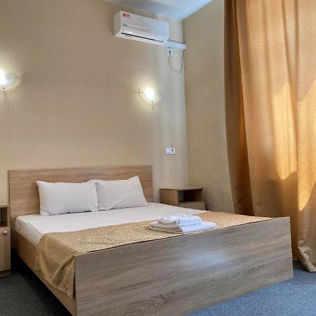 Guest House Sotni Kiev Esterno foto