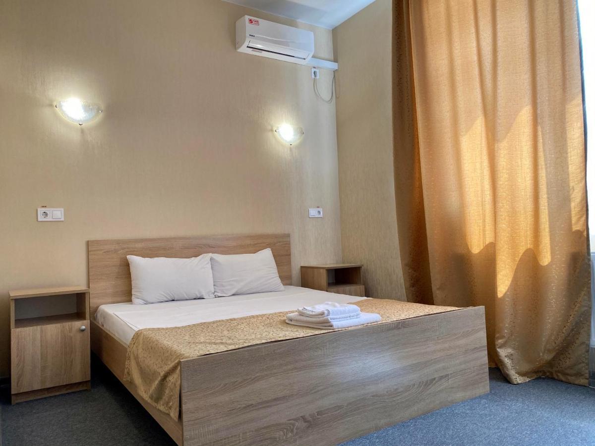 Guest House Sotni Kiev Esterno foto