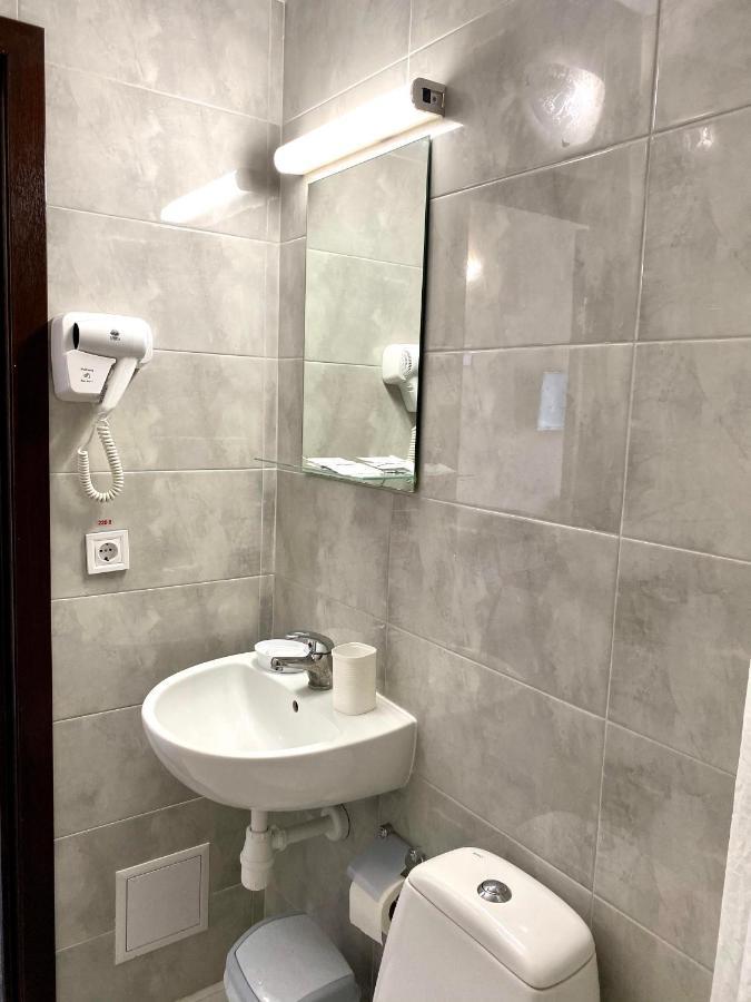 Guest House Sotni Kiev Esterno foto