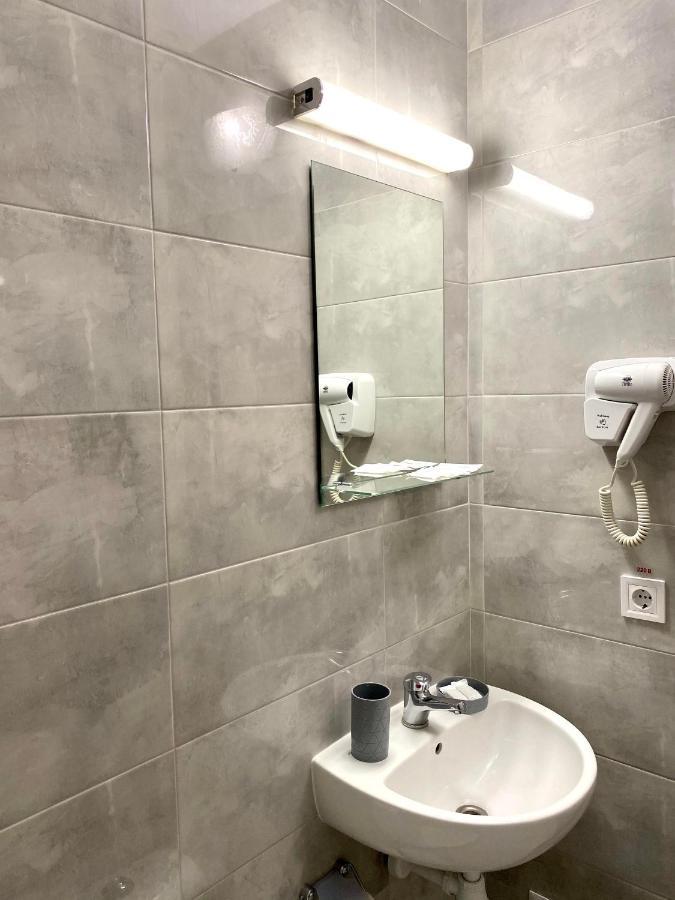 Guest House Sotni Kiev Esterno foto
